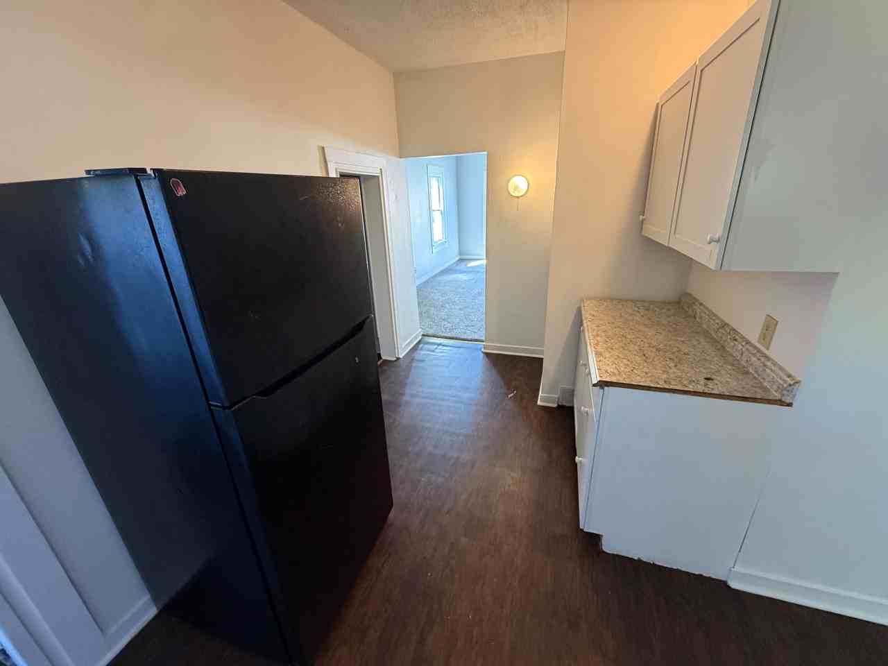 331 Pratt St - Photo 4 of 8