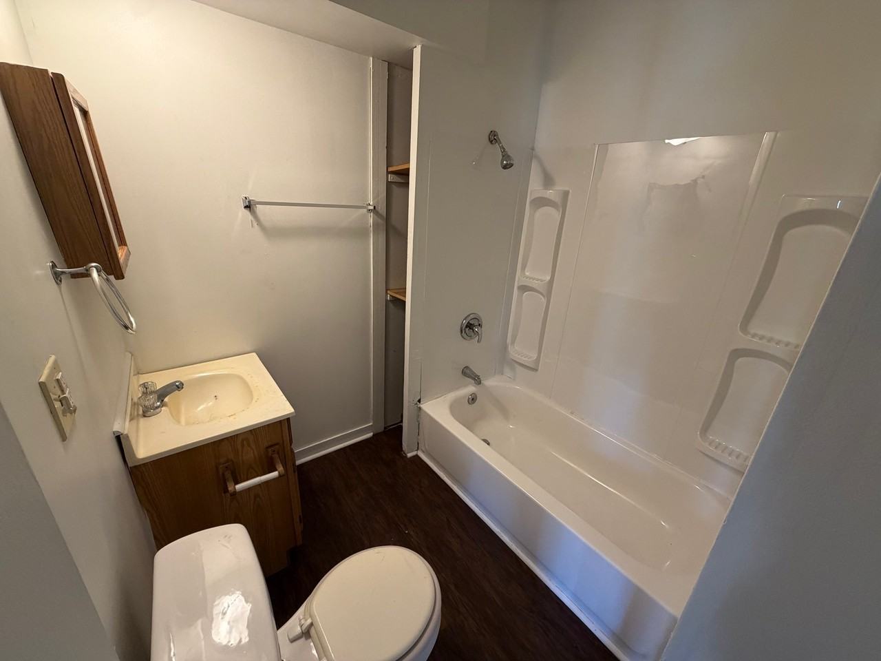 331 Pratt St - Photo 5 of 8