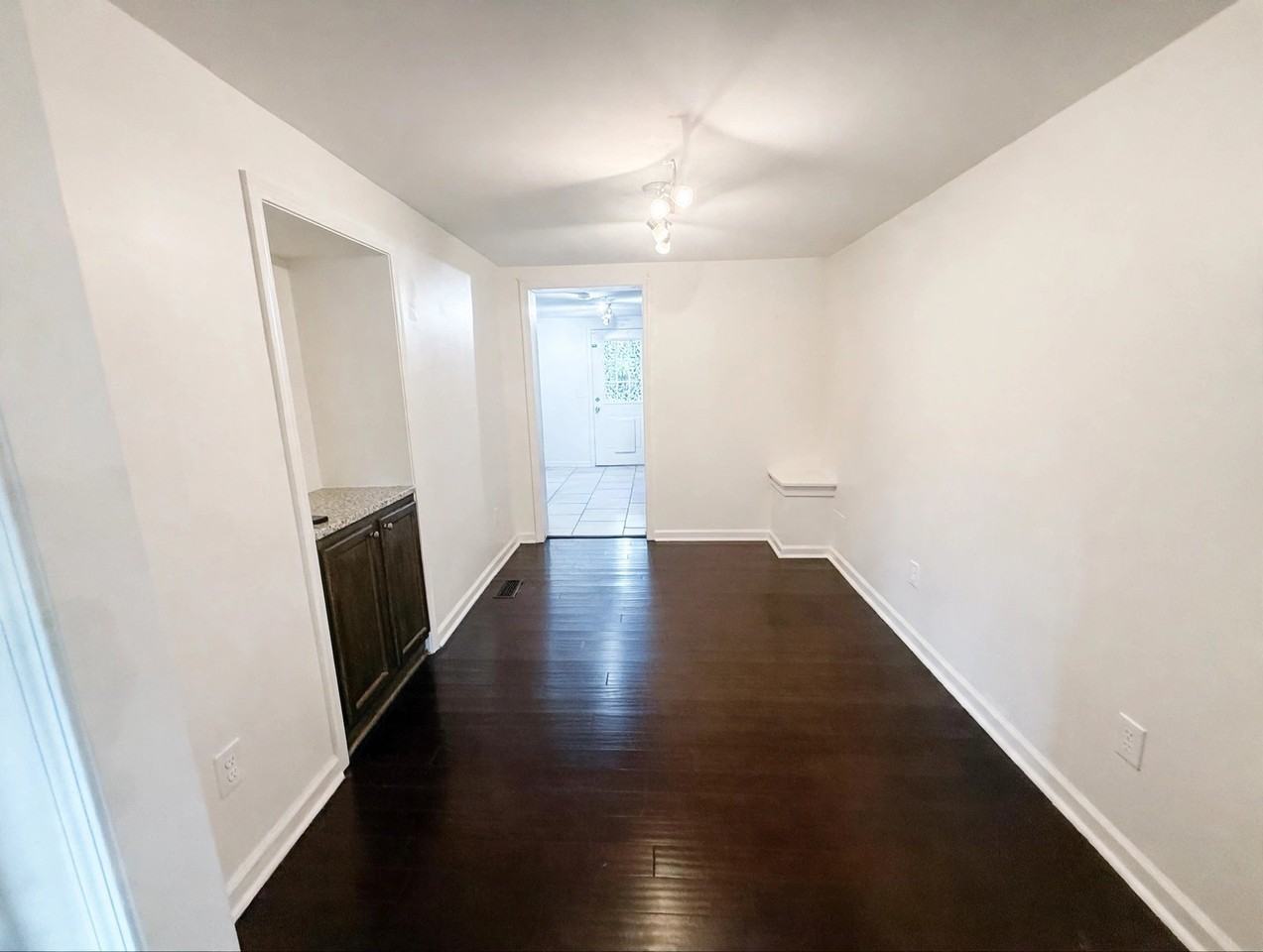 1207 Keller Ave - Photo 2 of 8
