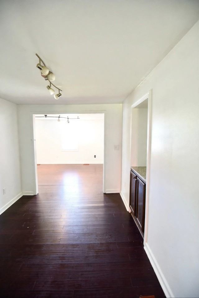 1207 Keller Ave - Photo 3 of 8