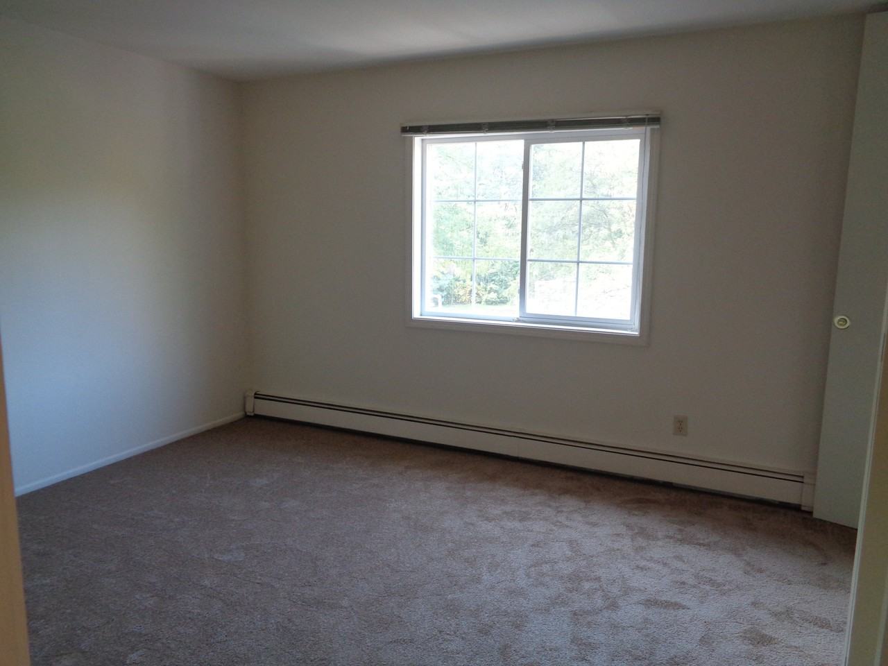 115 Twin Oaks Dr #301 - Photo 7 of 9