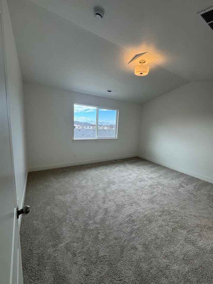 4748 S Heartwood Rd - Photo 4 of 9