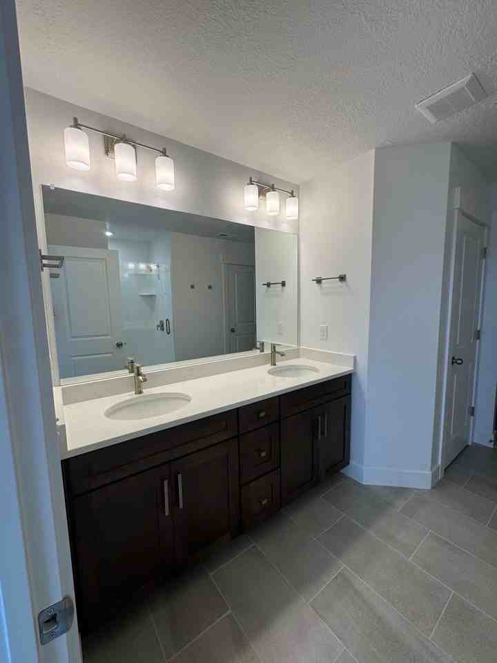 4748 S Heartwood Rd - Photo 5 of 9