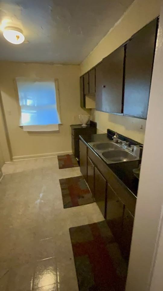 9125 Montrose St - Photo 4 of 6