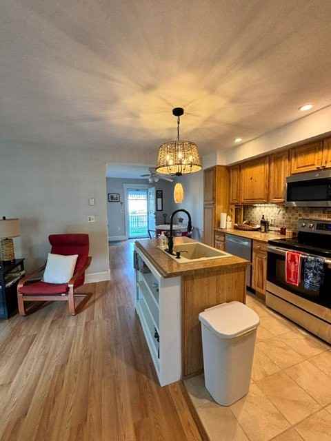 6 Hilltop Dr - Photo 2 of 27