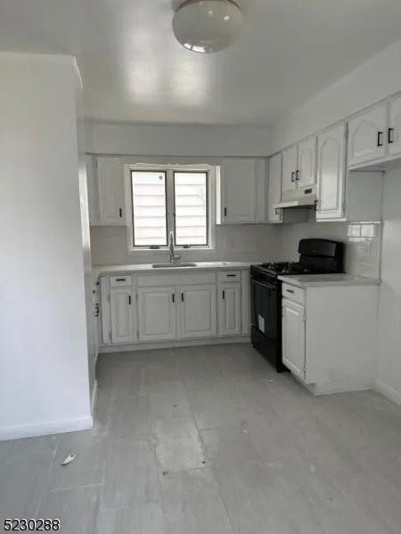 66 Wayne Ave #2 - Photo 2 of 7