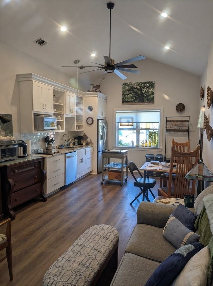 2066 Raskin Ave - Photo 6 of 14