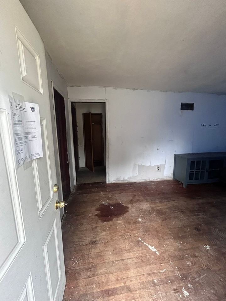 238 Connolly Dr - Photo 3 of 17