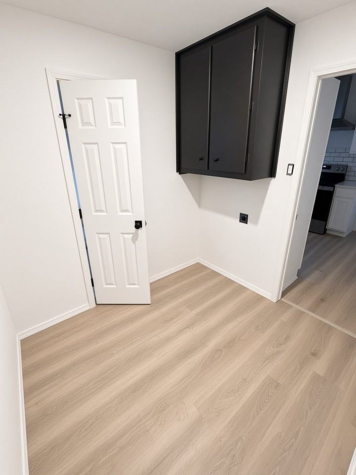 2105 Lyle Ave #B - Photo 7 of 9