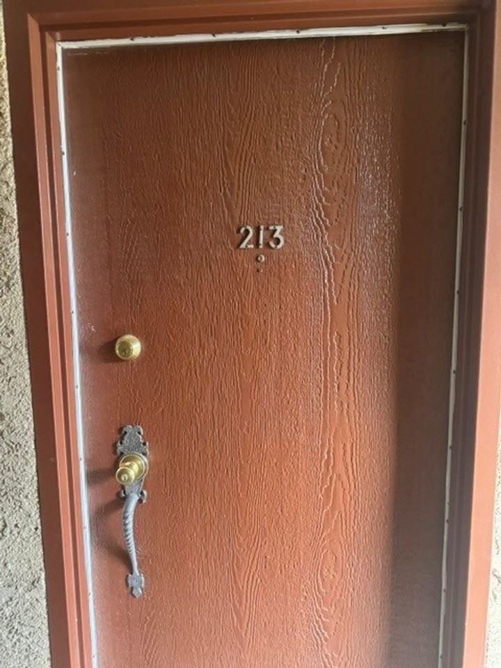LAS PALMAS APARTMENTS - Photo 2 of 15