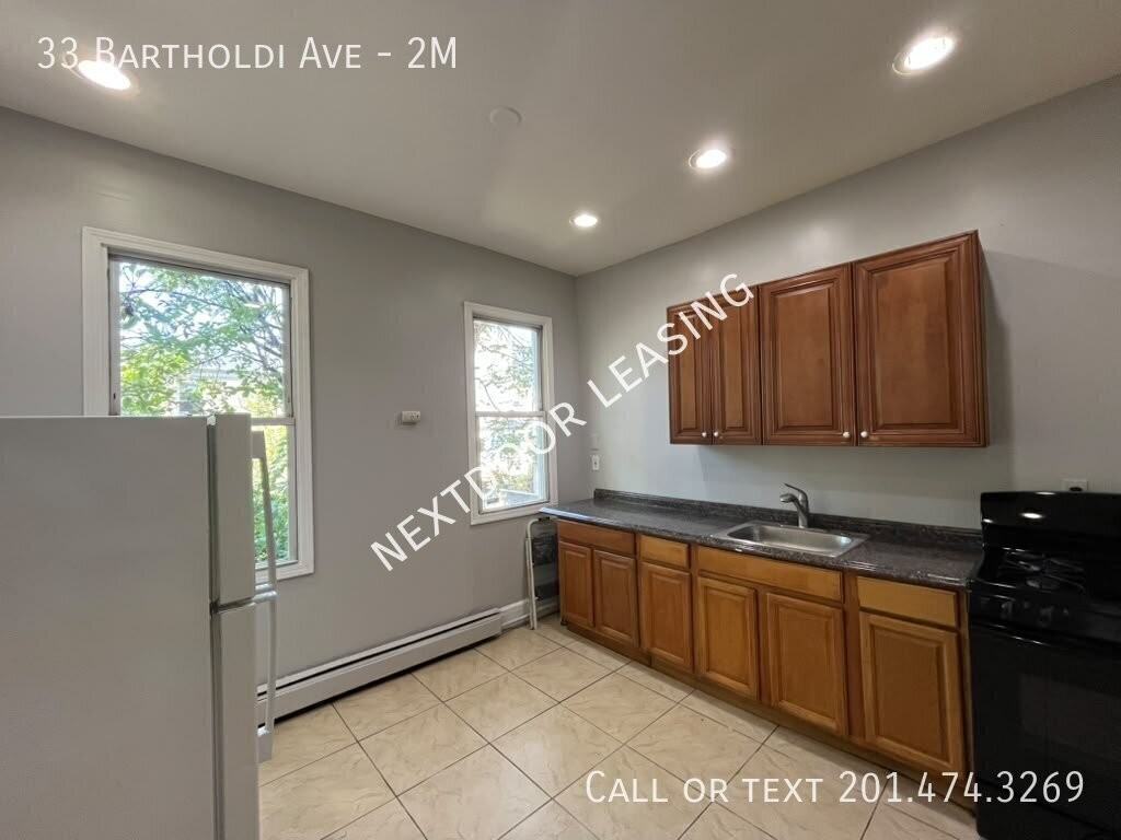 33 Bartholdi Ave #2M - Photo 2 of 20