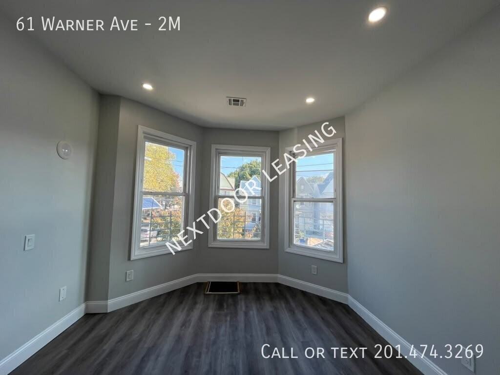61 Warner Ave #2M - Photo 4 of 13