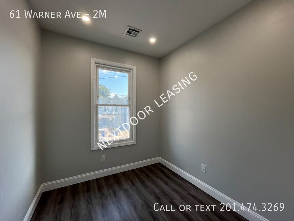 61 Warner Ave #2M - Photo 5 of 13