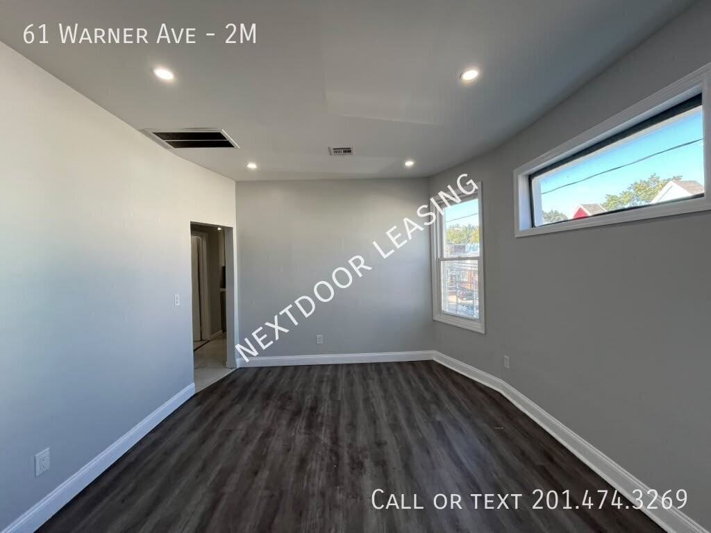 61 Warner Ave #2M - Photo 6 of 13