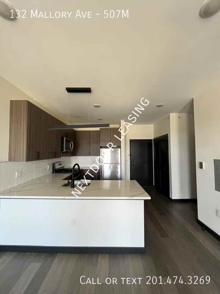 132 Mallory Ave #507M - Photo 2 of 11