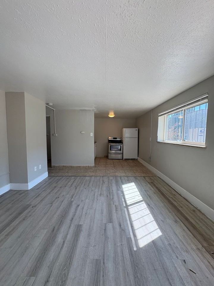 8731 E 14th Ave #8731 - Photo 4 of 11