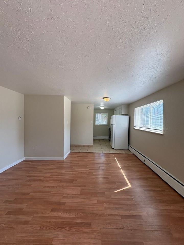 8751 E 14th Ave #8751 - Photo 3 of 9