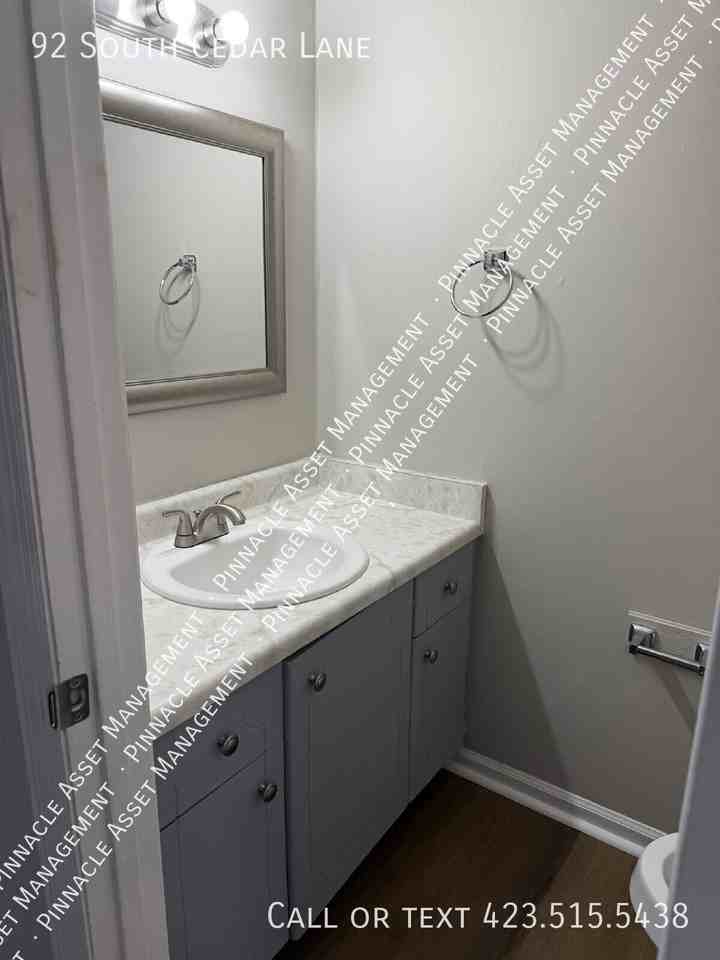 92 S Cedar Ln - Photo 2 of 26
