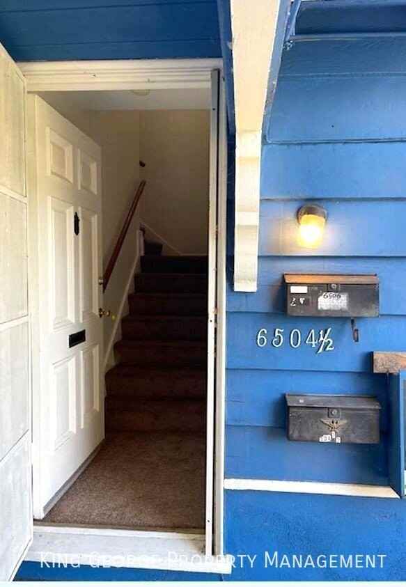 6504 1/2 Hazeltine Ave - Photo 4 of 29