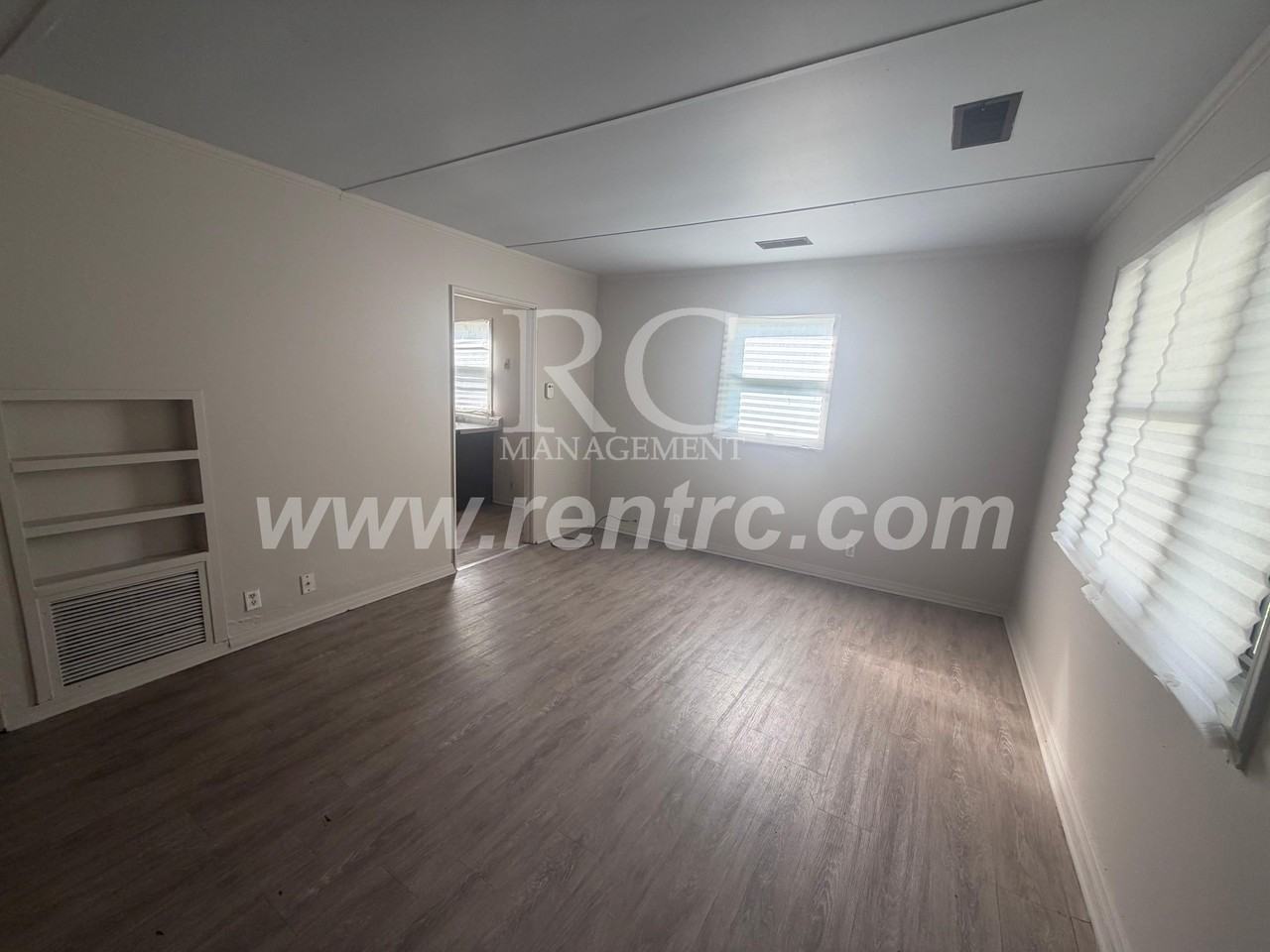 219 Grace St - Photo 6 of 15