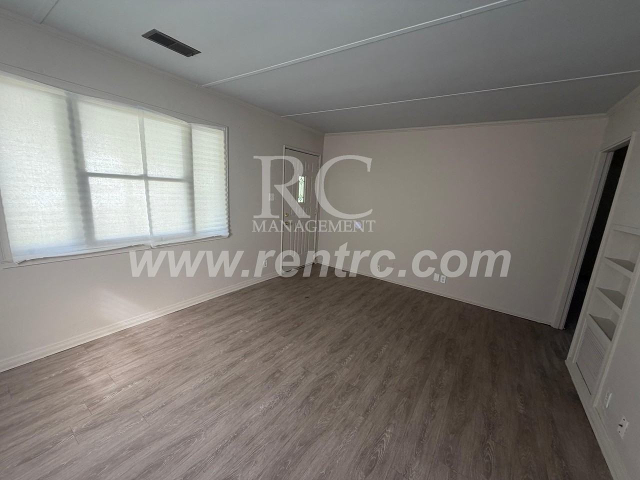 219 Grace St - Photo 7 of 15