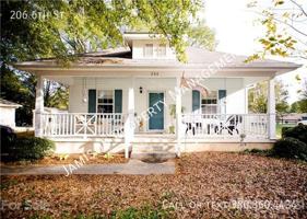 featured image of 206 6th St