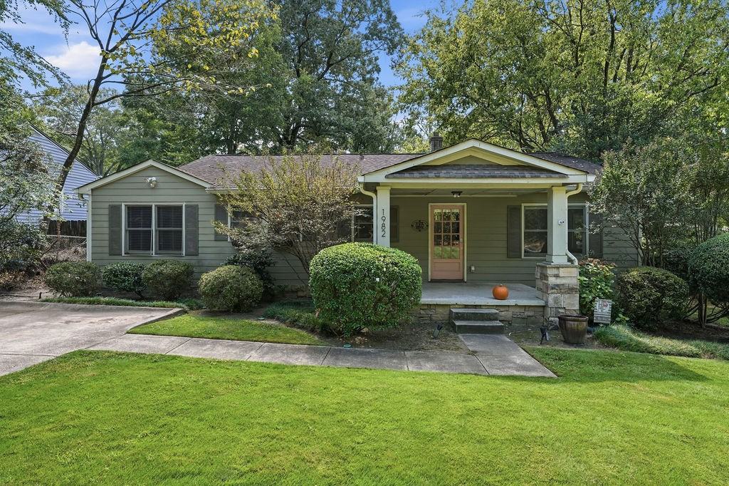 1982 La Dawn Ln Nw