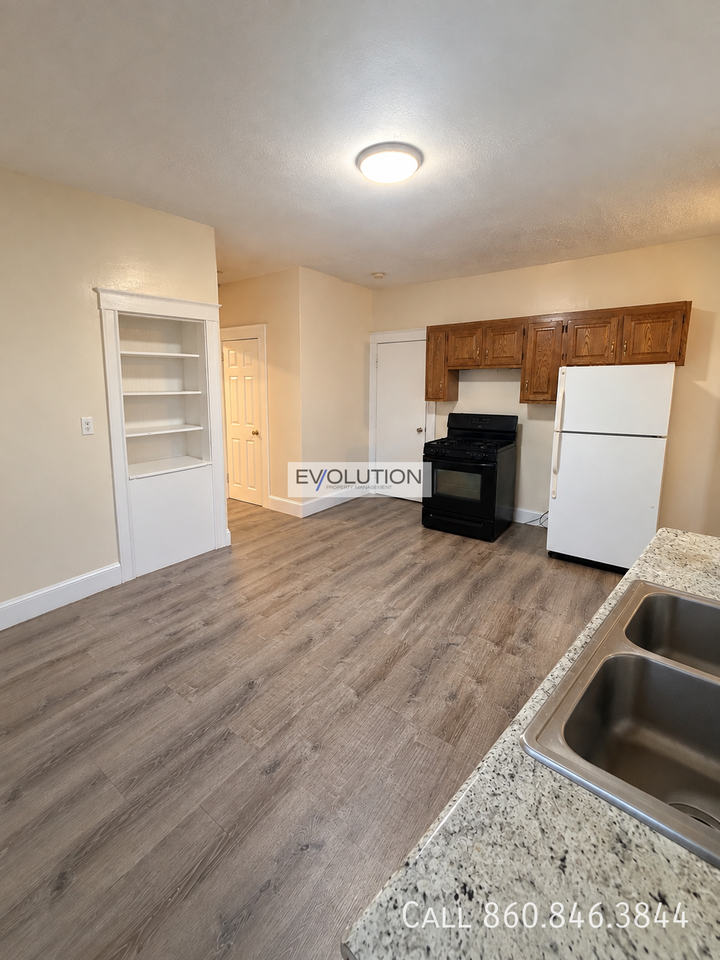 74 - 76 Oak St #2N - Photo 2 of 9
