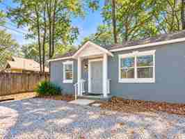 featured image of 3303 Belcrest Dr Se
