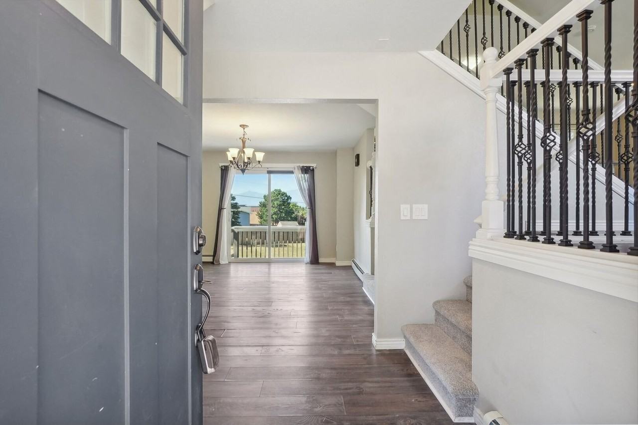 1563 Cragin Rd - Photo 7 of 50