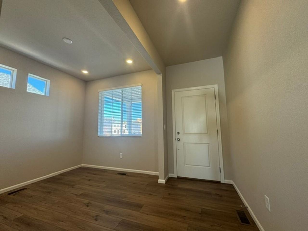 5755 Bowerman Ln - Photo 3 of 30