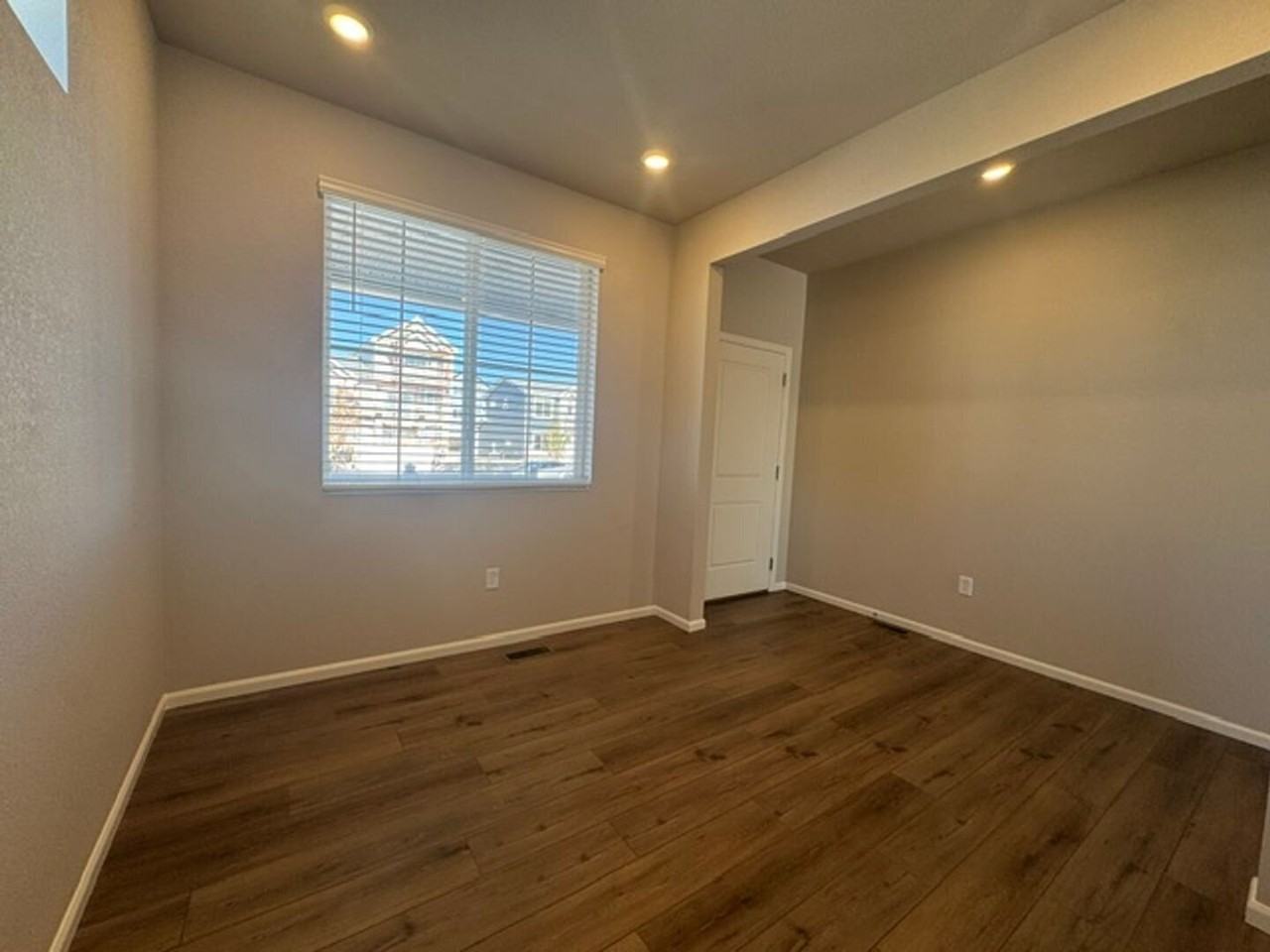 5755 Bowerman Ln - Photo 4 of 30