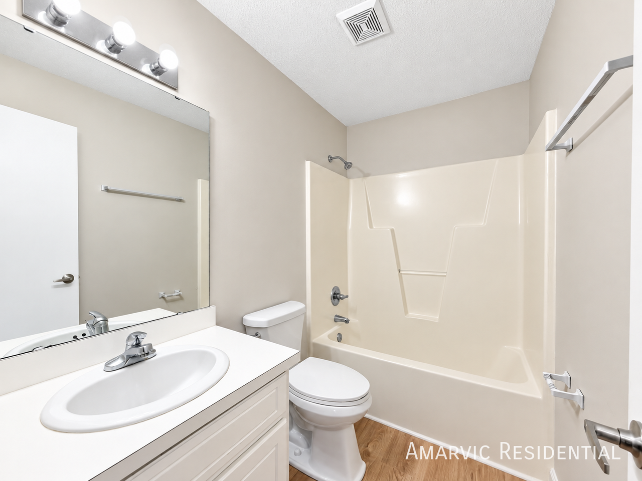 1037 Godwin Ln - Photo 7 of 11