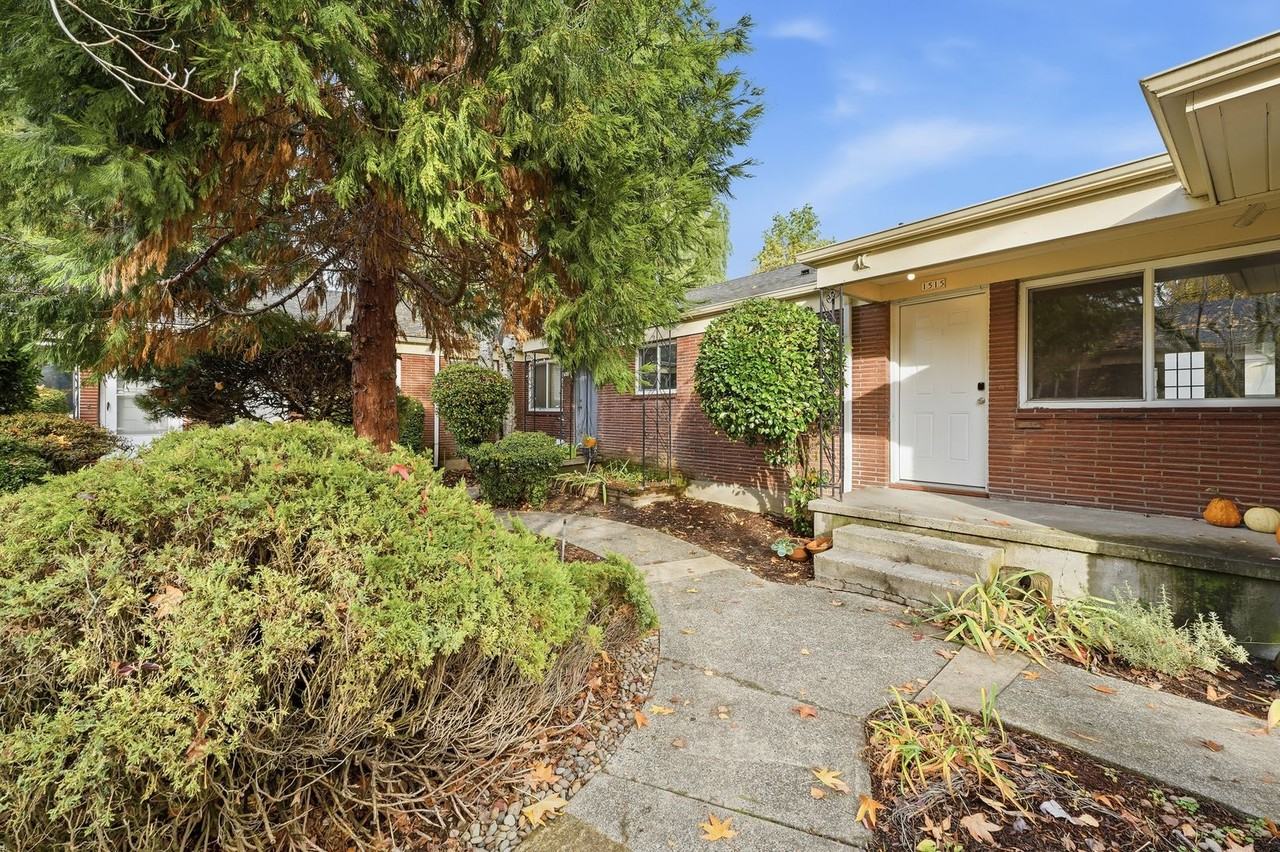 1503 Se Oak St - Photo 3 of 50