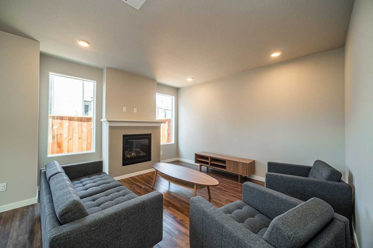 4054 Se Holgate Blvd - Photo 2 of 27