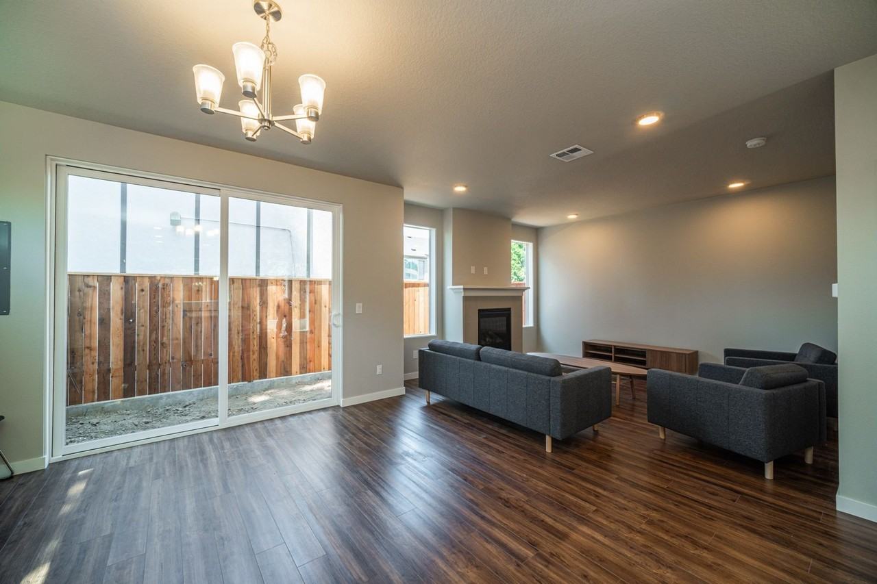 4054 Se Holgate Blvd - Photo 4 of 27