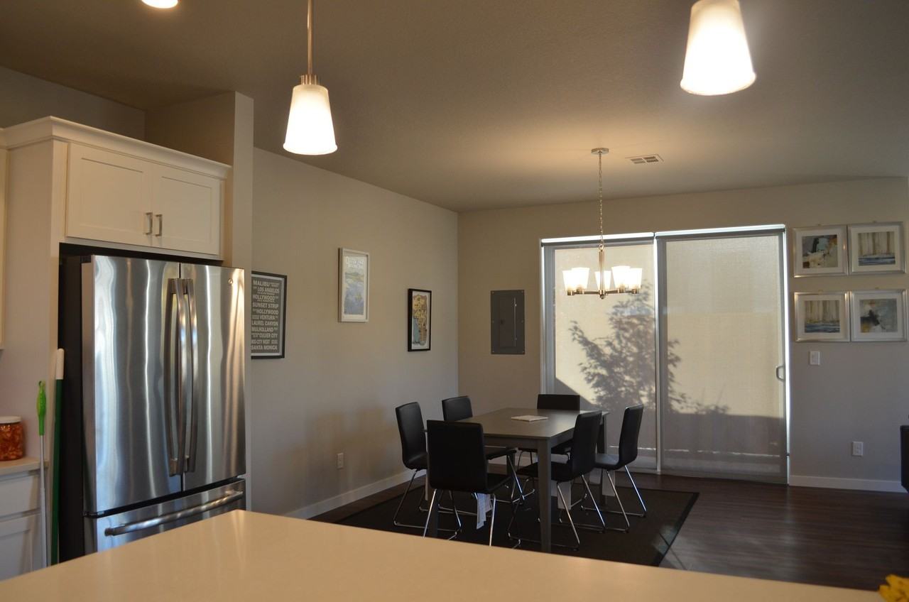 4054 Se Holgate Blvd - Photo 7 of 27
