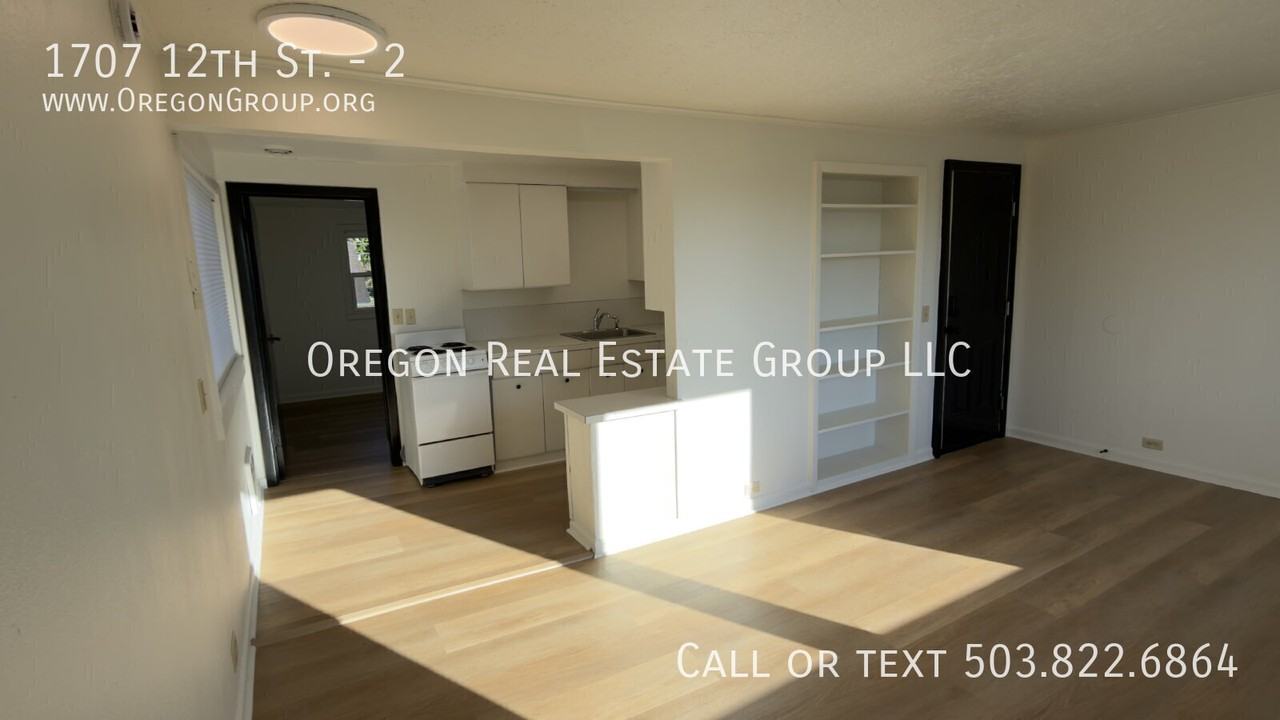 1707 12th St #2 - Photo 3 of 13
