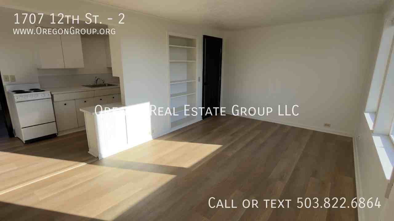 1707 12th St #2 - Photo 4 of 13