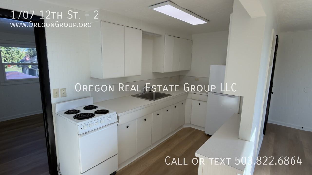 1707 12th St #2 - Photo 5 of 13