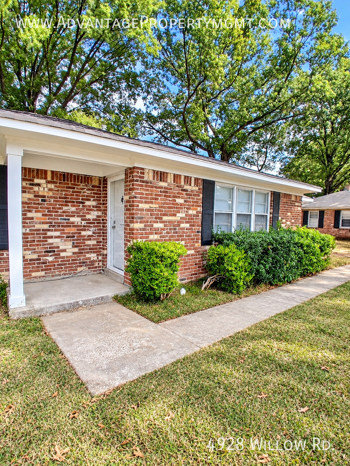 4928 Willow Rd - Photo 3 of 15
