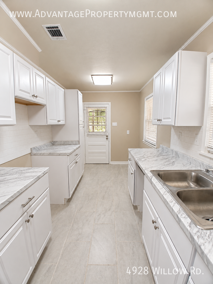 4928 Willow Rd - Photo 7 of 15