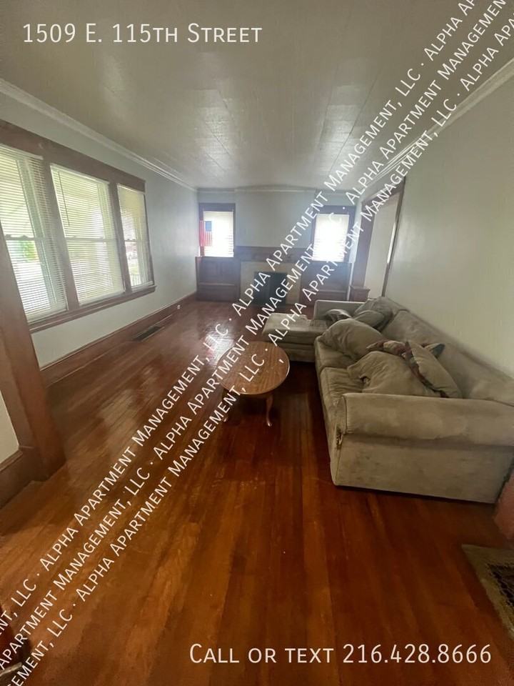 1509 E 115th St - Photo 3 of 22