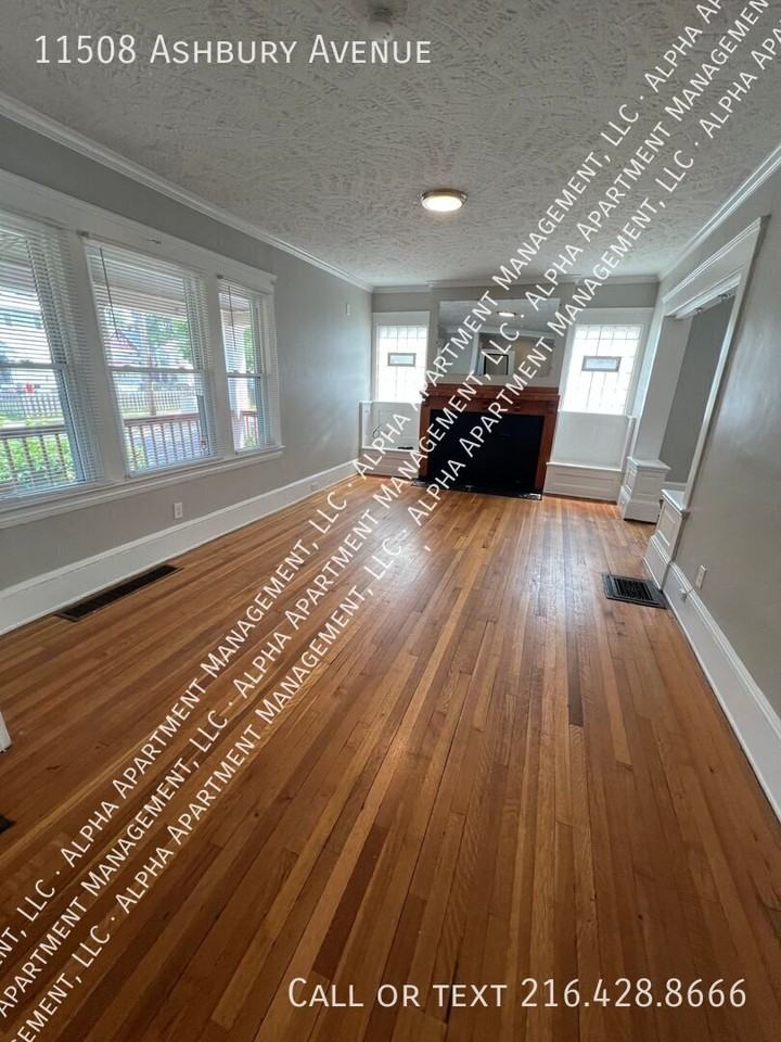 11508 Ashbury Ave - Photo 3 of 14