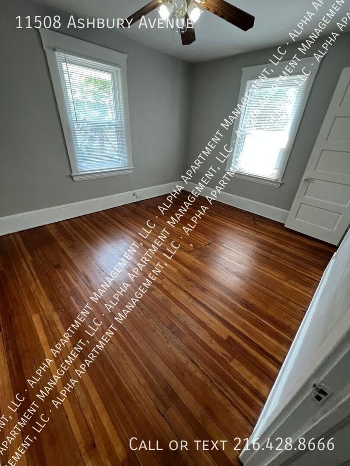 11508 Ashbury Ave - Photo 5 of 14