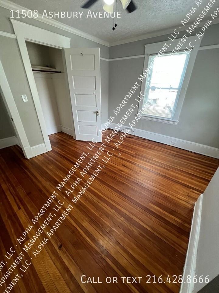 11508 Ashbury Ave - Photo 7 of 14