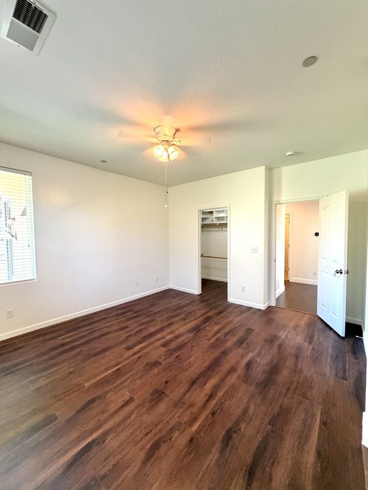 10593 N Sierra Vista Ave #1 - Photo 3 of 10