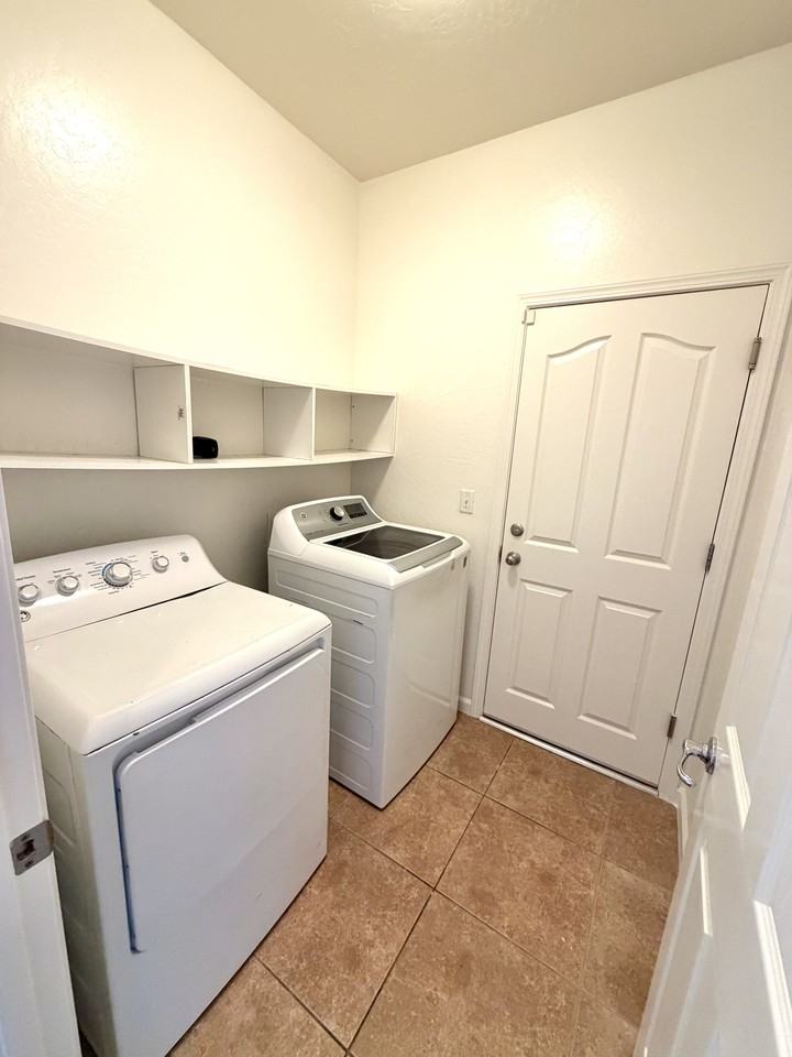 10593 N Sierra Vista Ave #1 - Photo 6 of 10