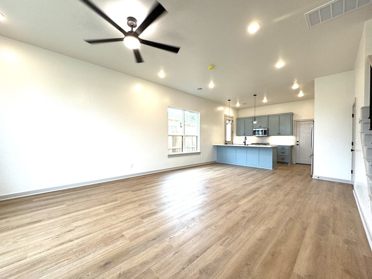 1016 Nw 24th St #A - Photo 6 of 29