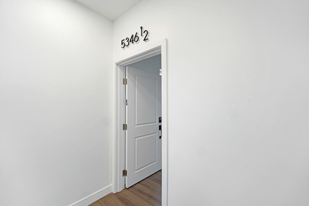 5346-5350 Oakland Street - Photo 7 of 40